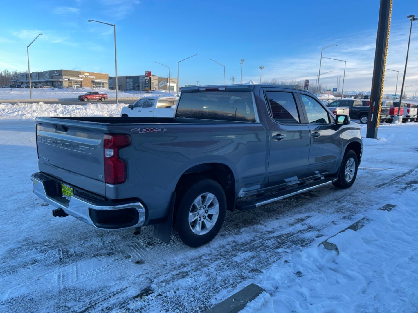 2021 Silver Chevrolet Silverado 1500 LT Crew Cab 4WD (3GCUYDED0MG) with an 5.3L V8 OHV 16V engine, 6A transmission, located at 1960 Industrial Drive, Wasilla, 99654, (907) 274-2277, 61.573475, -149.400146 - Photo#4